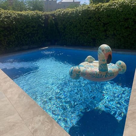 Space In The Villa With Poll Near Golf In 马德里 外观 照片